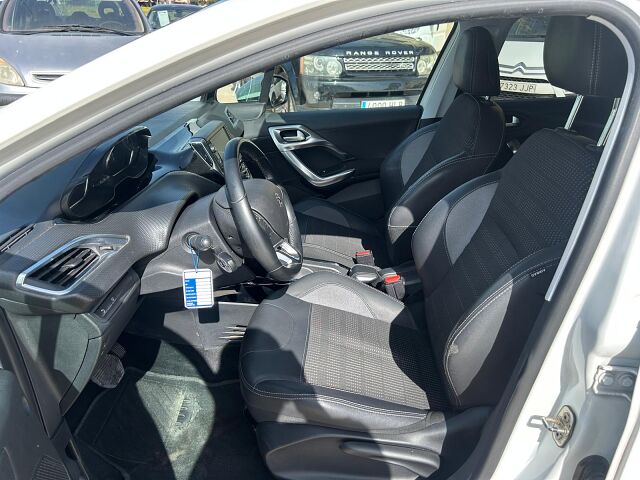 PEUGEOT 2008 ALLURE 1.2 E-THP AUTO SPANISH LHD IN SPAIN 58000 MILES 1 OWNER 2019